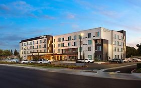 Courtyard By Marriott Fresno Clovis