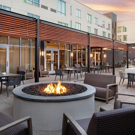 Courtyard By Marriott Fresno Clovis Hotel Exterior photo